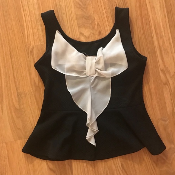 Cute Black Top - Picture 2 of 2